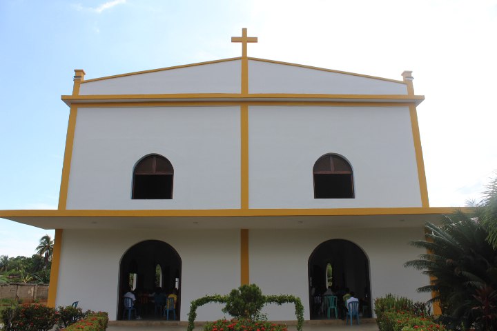 Frente de la parroquia